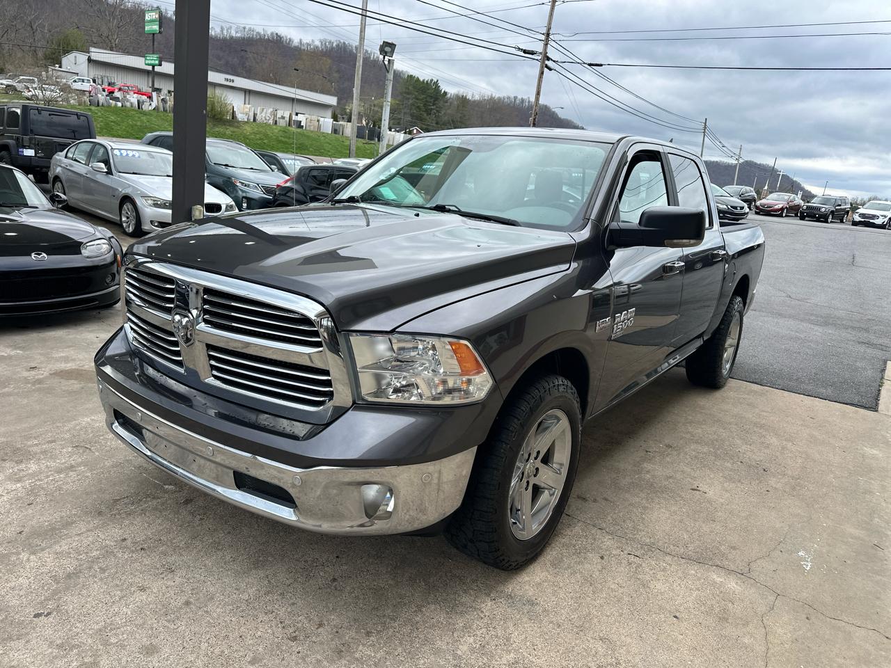 RAM 1500 Classic Tradesman Crew Cab SWB 4WD 2019
