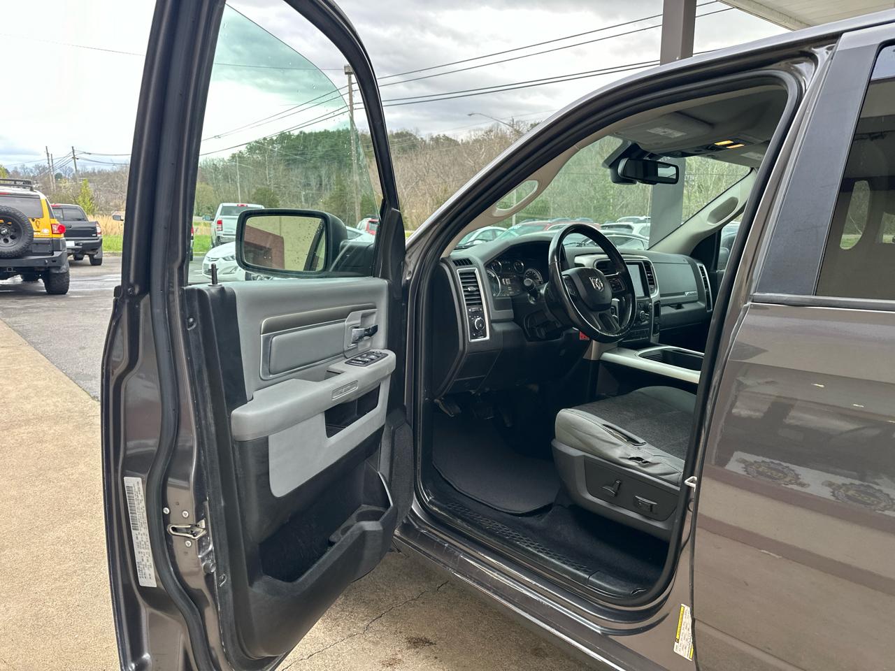 RAM 1500 Classic Tradesman Crew Cab SWB 4WD 2019