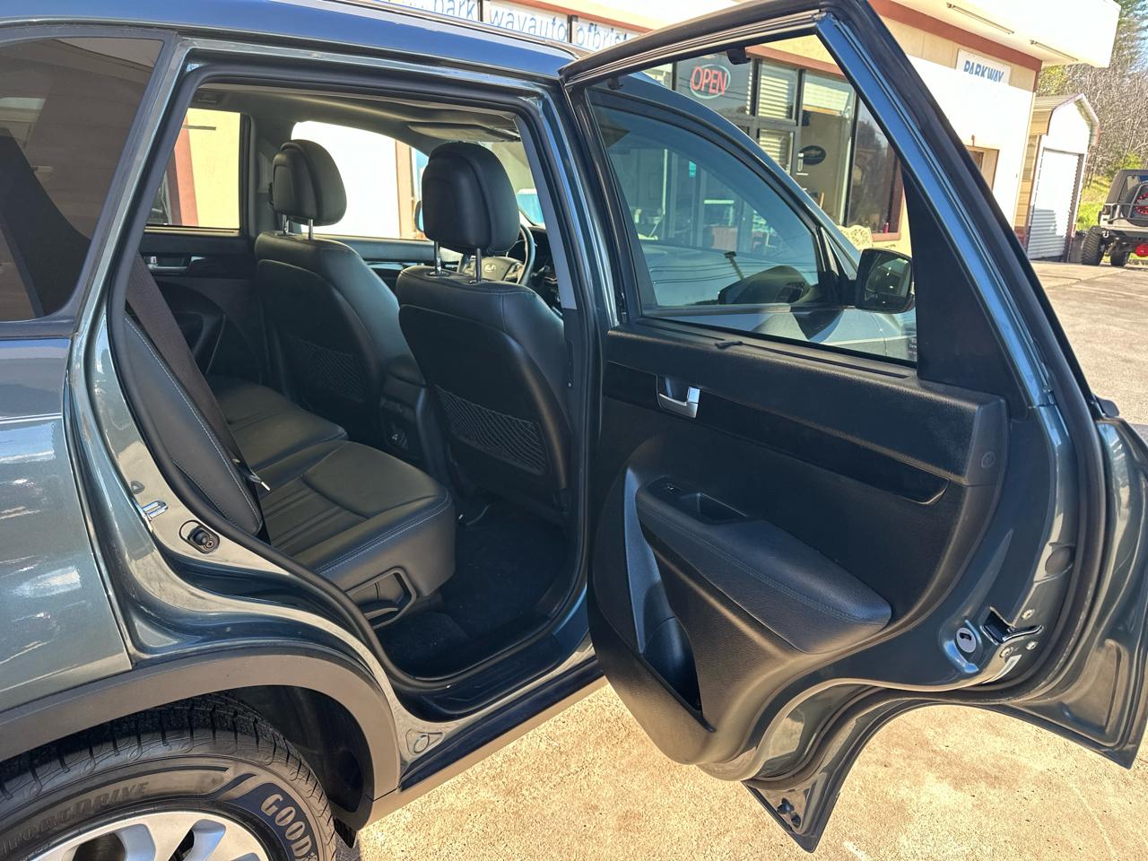 Kia Sorento EX V6 2WD 2015