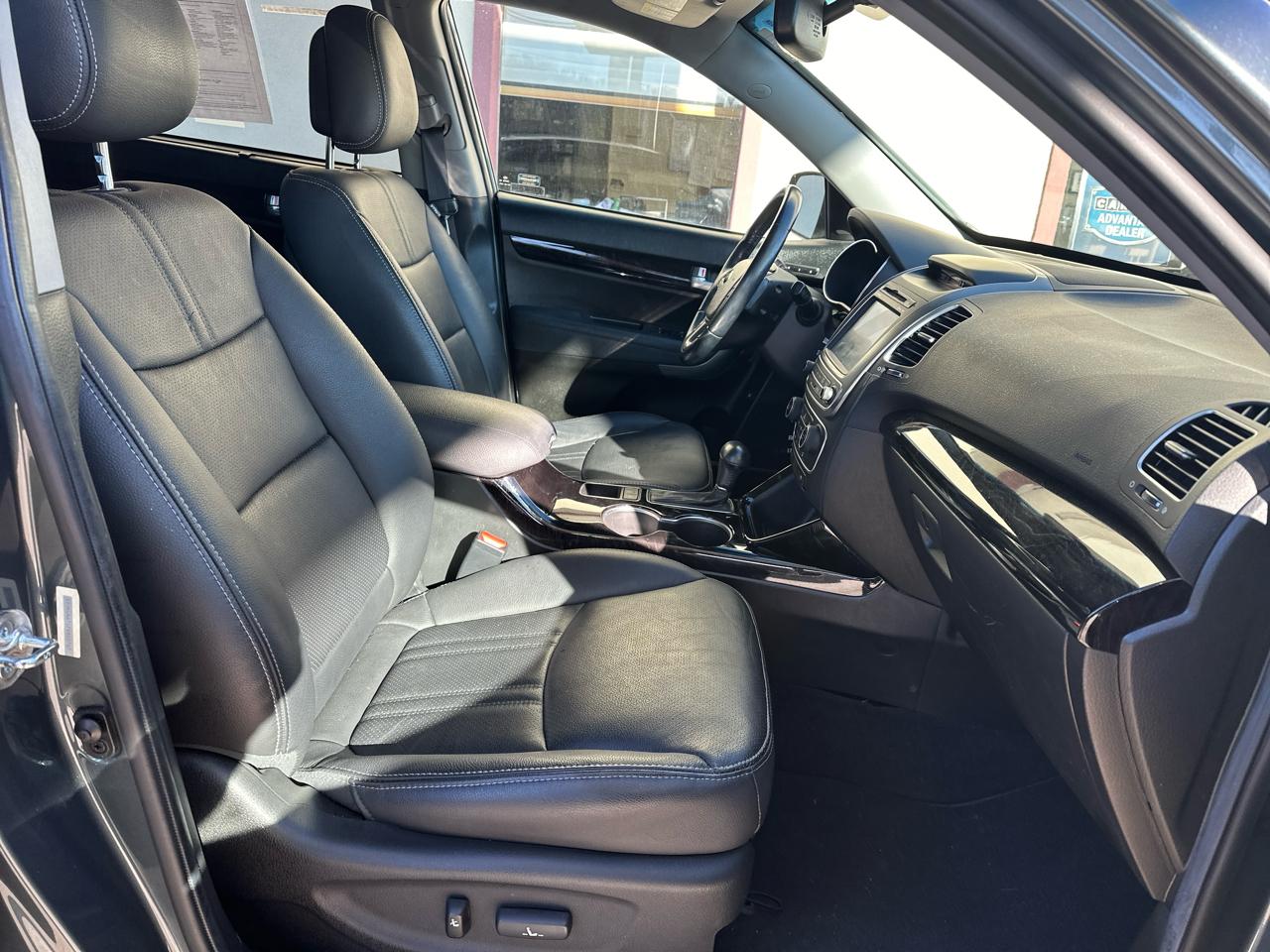 Kia Sorento EX V6 2WD 2015