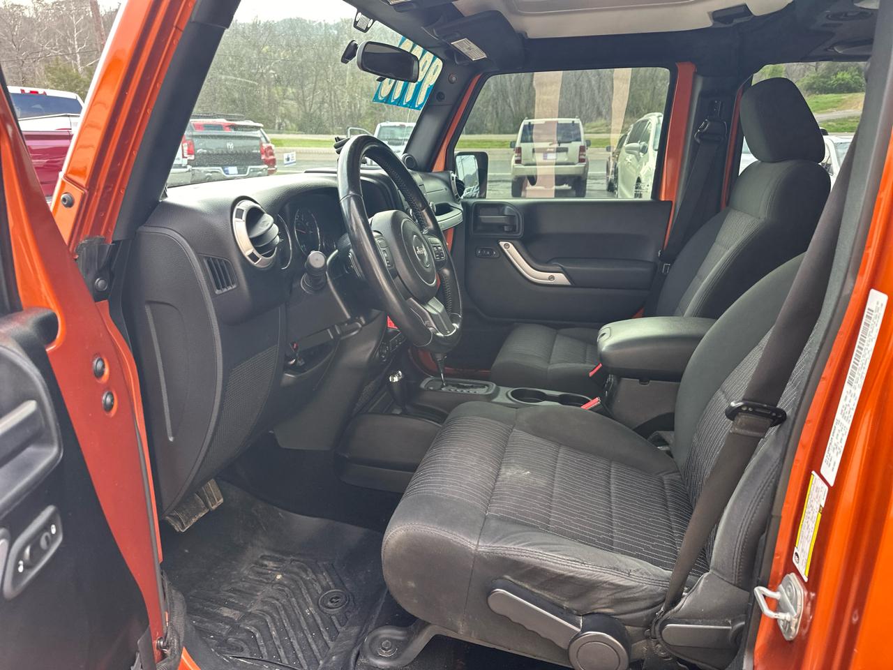 Jeep Wrangler Unlimited Sahara 4WD 2011