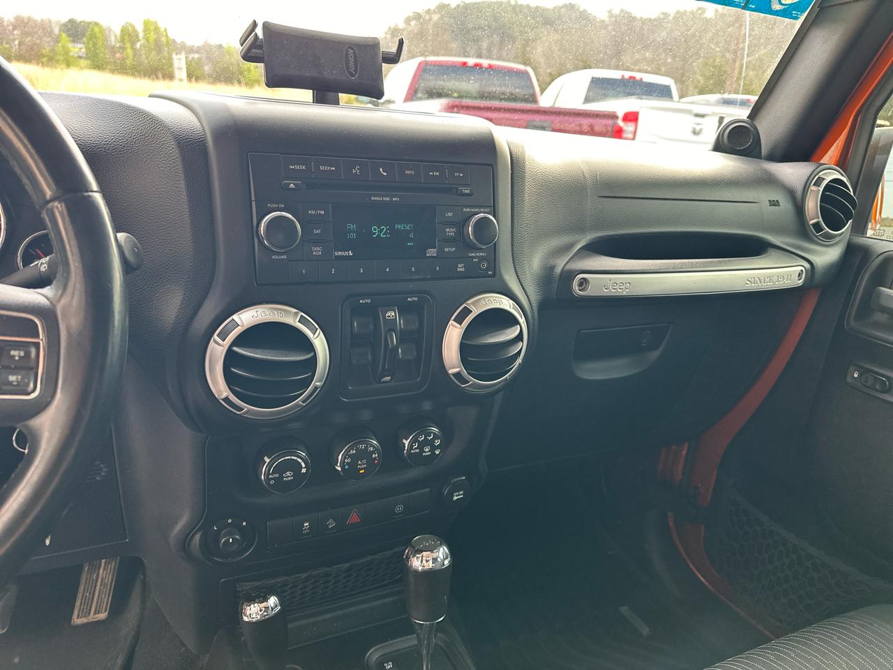 Jeep Wrangler Unlimited Sahara 4WD 2011