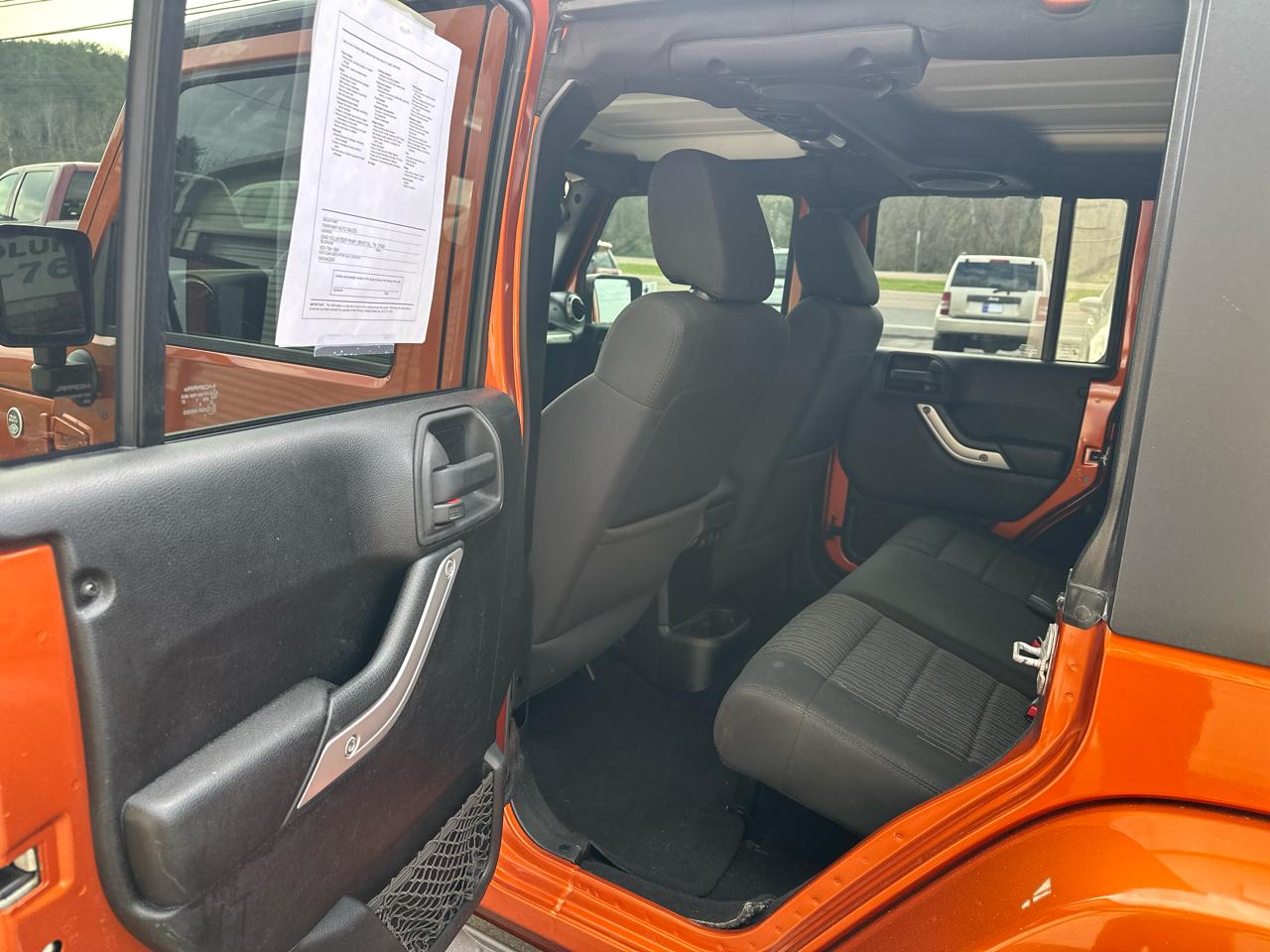 Jeep Wrangler Unlimited Sahara 4WD 2011