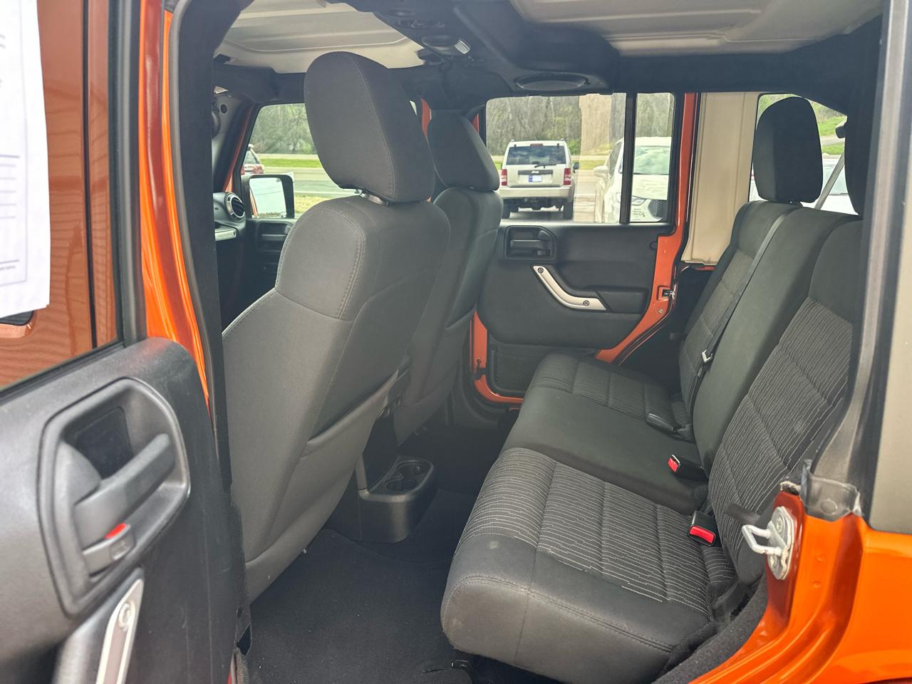 Jeep Wrangler Unlimited Sahara 4WD 2011