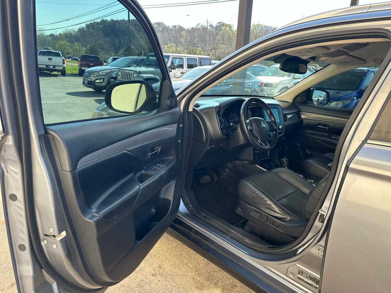 Mitsubishi Outlander SEL AWD 2020