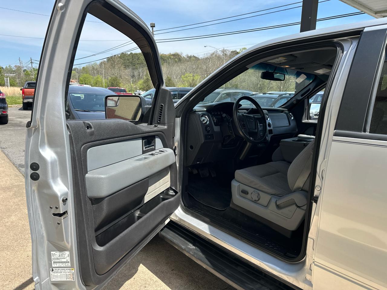 Ford F-150 XL SuperCrew 5.5-ft. Bed 4WD 2012