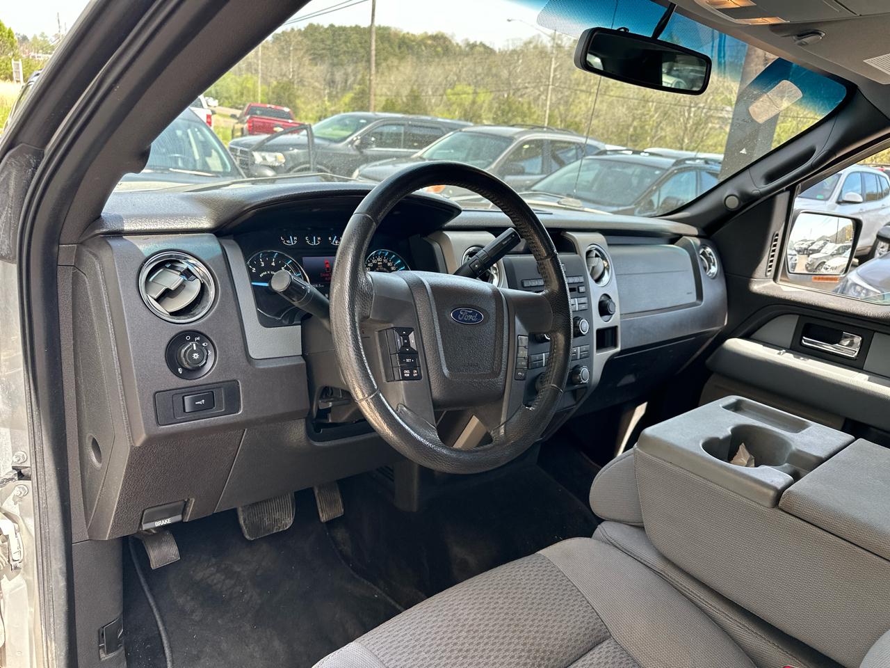 Ford F-150 XL SuperCrew 5.5-ft. Bed 4WD 2012