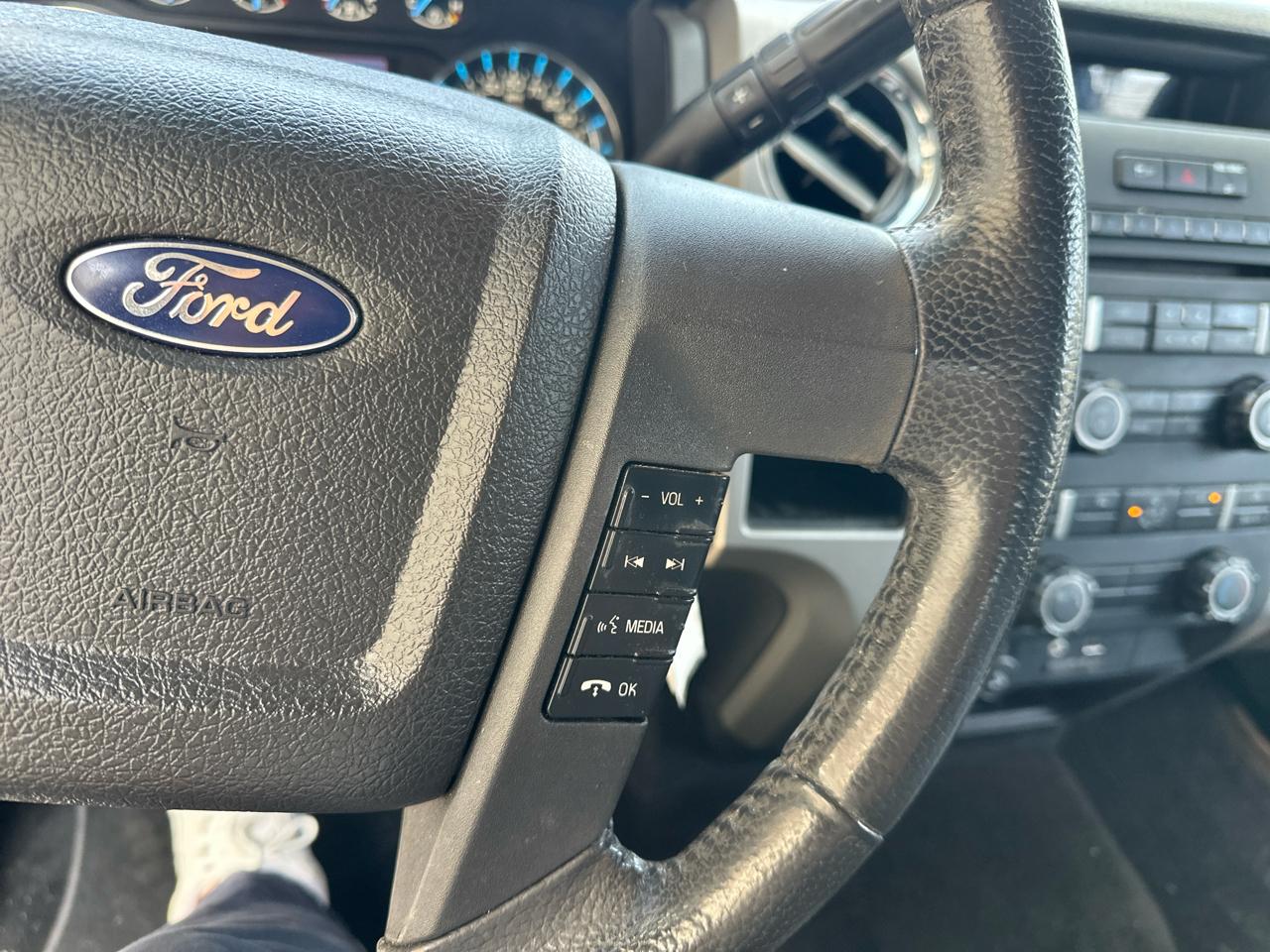 Ford F-150 XL SuperCrew 5.5-ft. Bed 4WD 2012