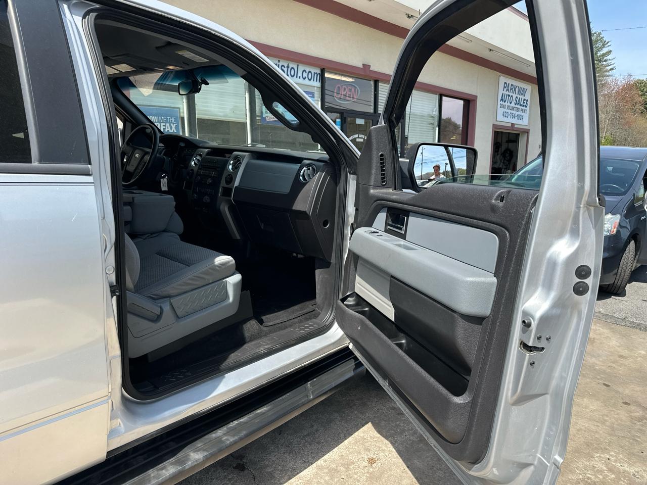 Ford F-150 XL SuperCrew 5.5-ft. Bed 4WD 2012