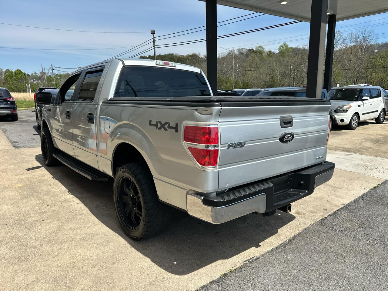 Ford F-150 XL SuperCrew 5.5-ft. Bed 4WD 2012