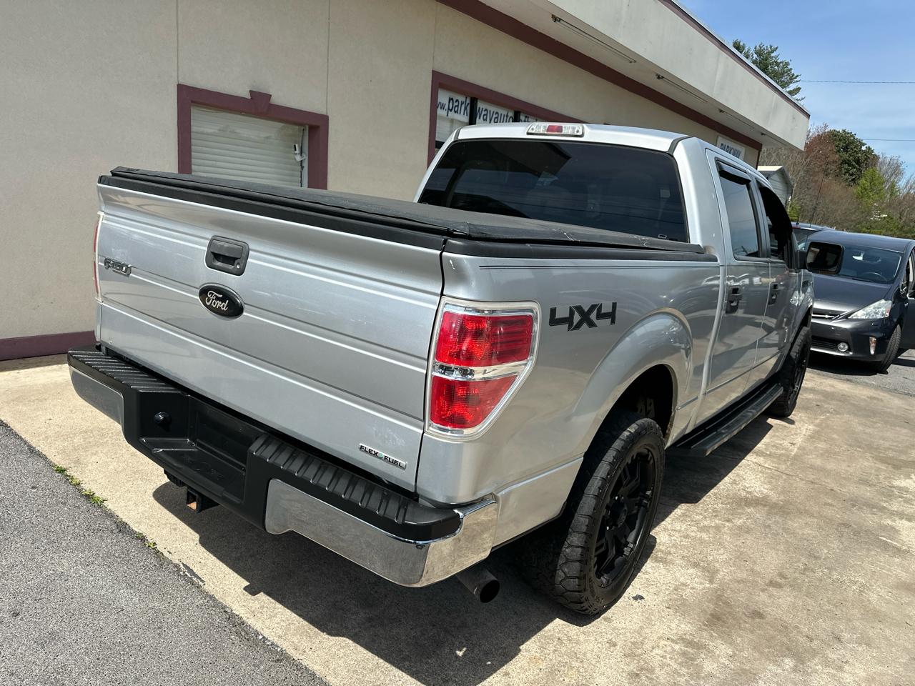 Ford F-150 XL SuperCrew 5.5-ft. Bed 4WD 2012