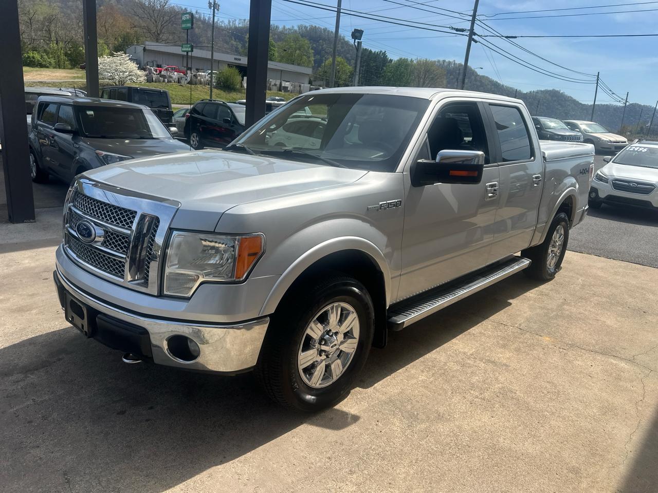 Ford F-150 4WD SuperCrew 139" Lariat 2011