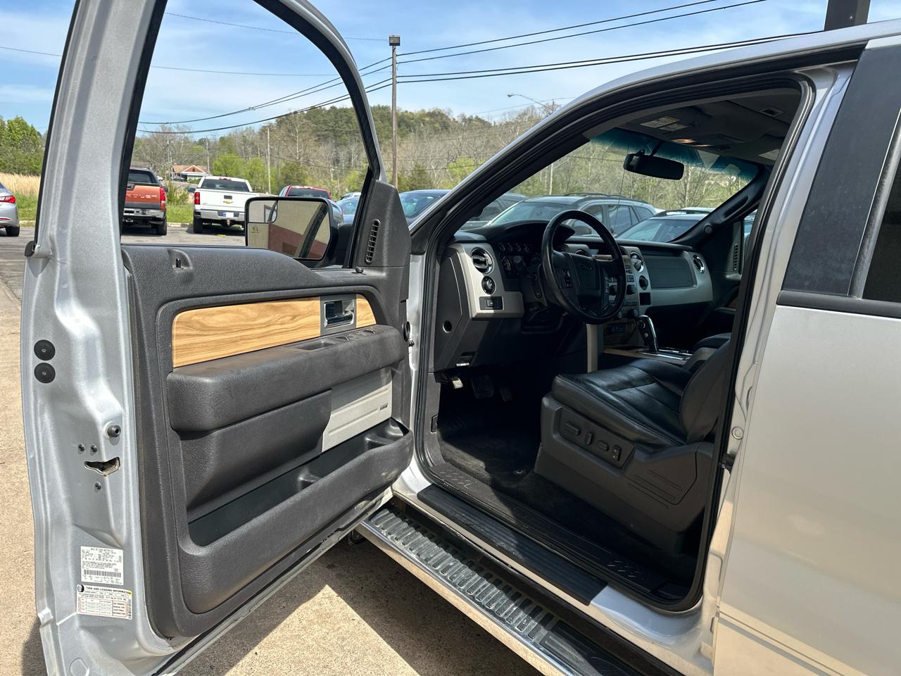 Ford F-150 4WD SuperCrew 139" Lariat 2011