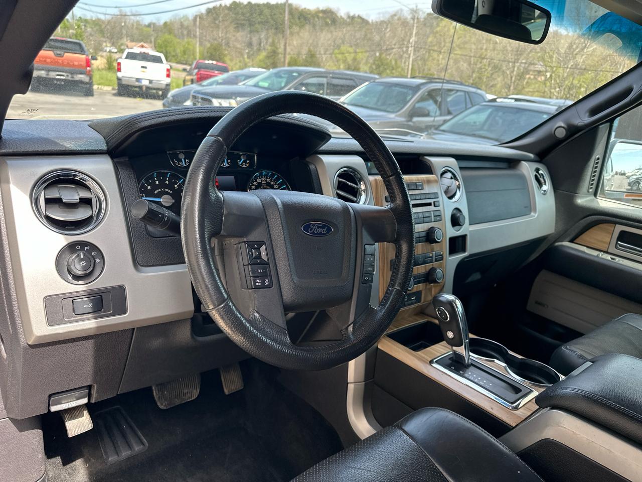 Ford F-150 4WD SuperCrew 139" Lariat 2011