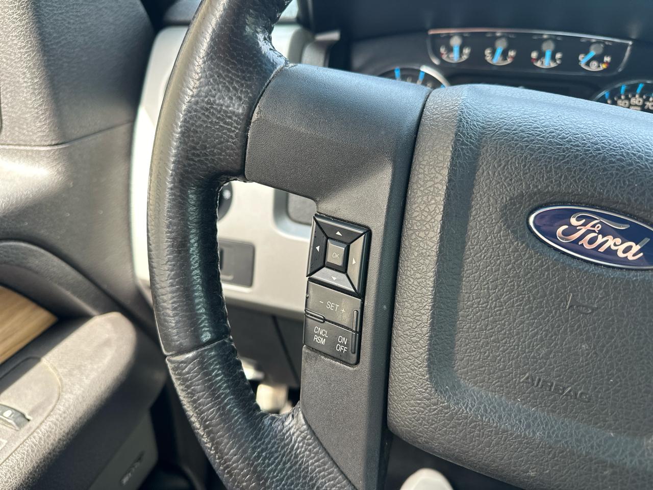 Ford F-150 4WD SuperCrew 139" Lariat 2011