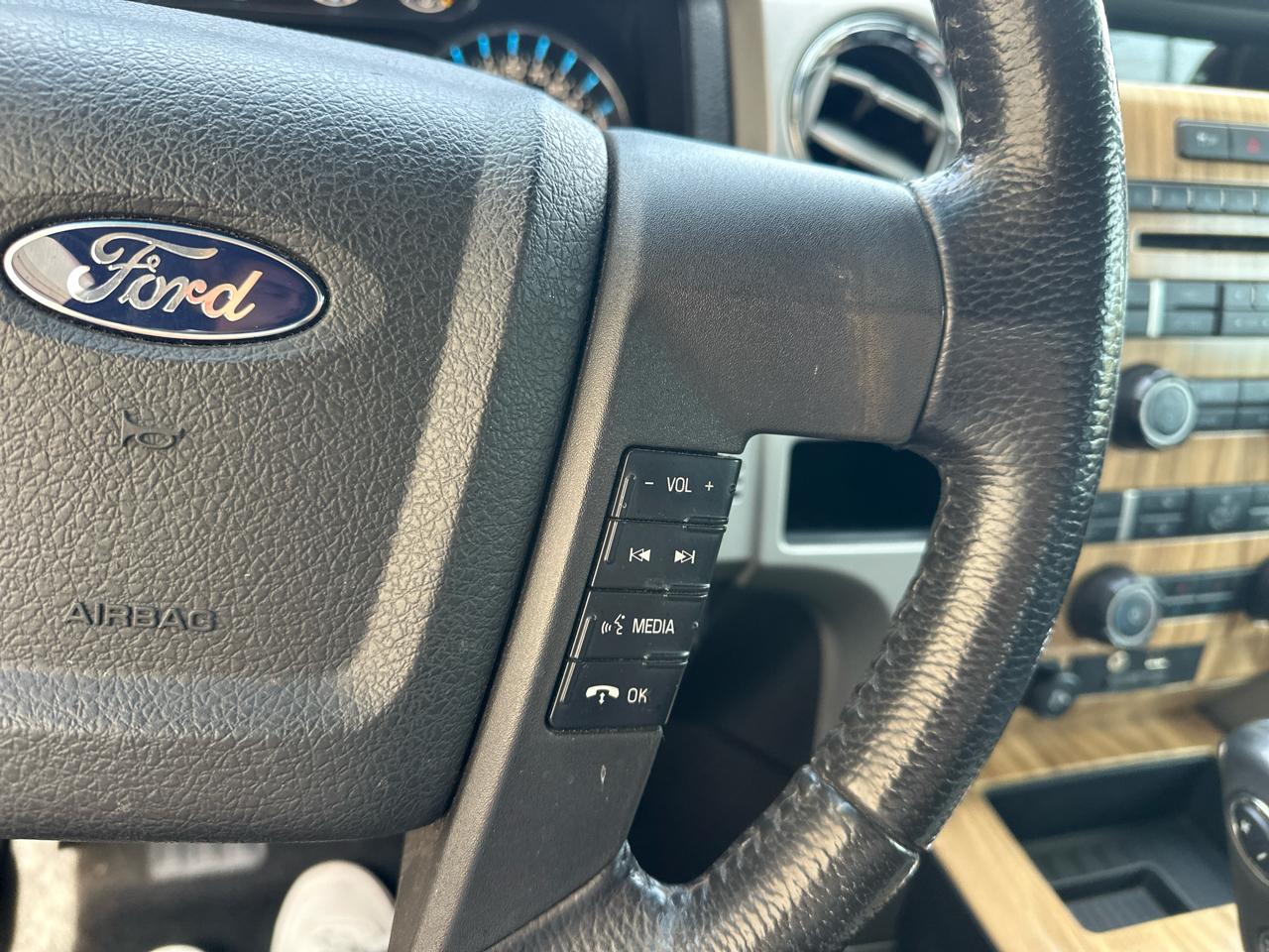 Ford F-150 4WD SuperCrew 139" Lariat 2011