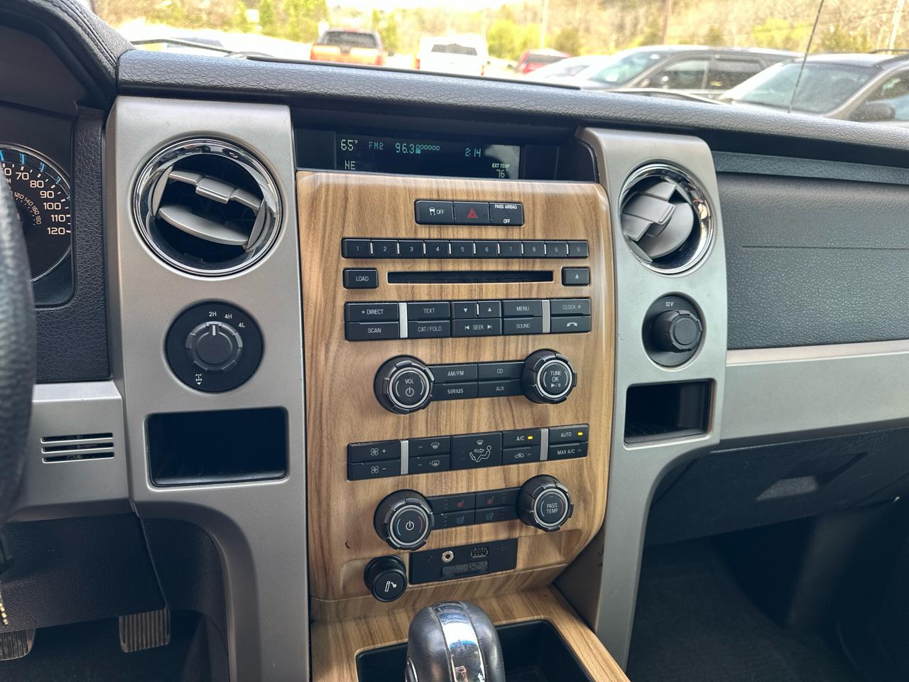 Ford F-150 4WD SuperCrew 139" Lariat 2011