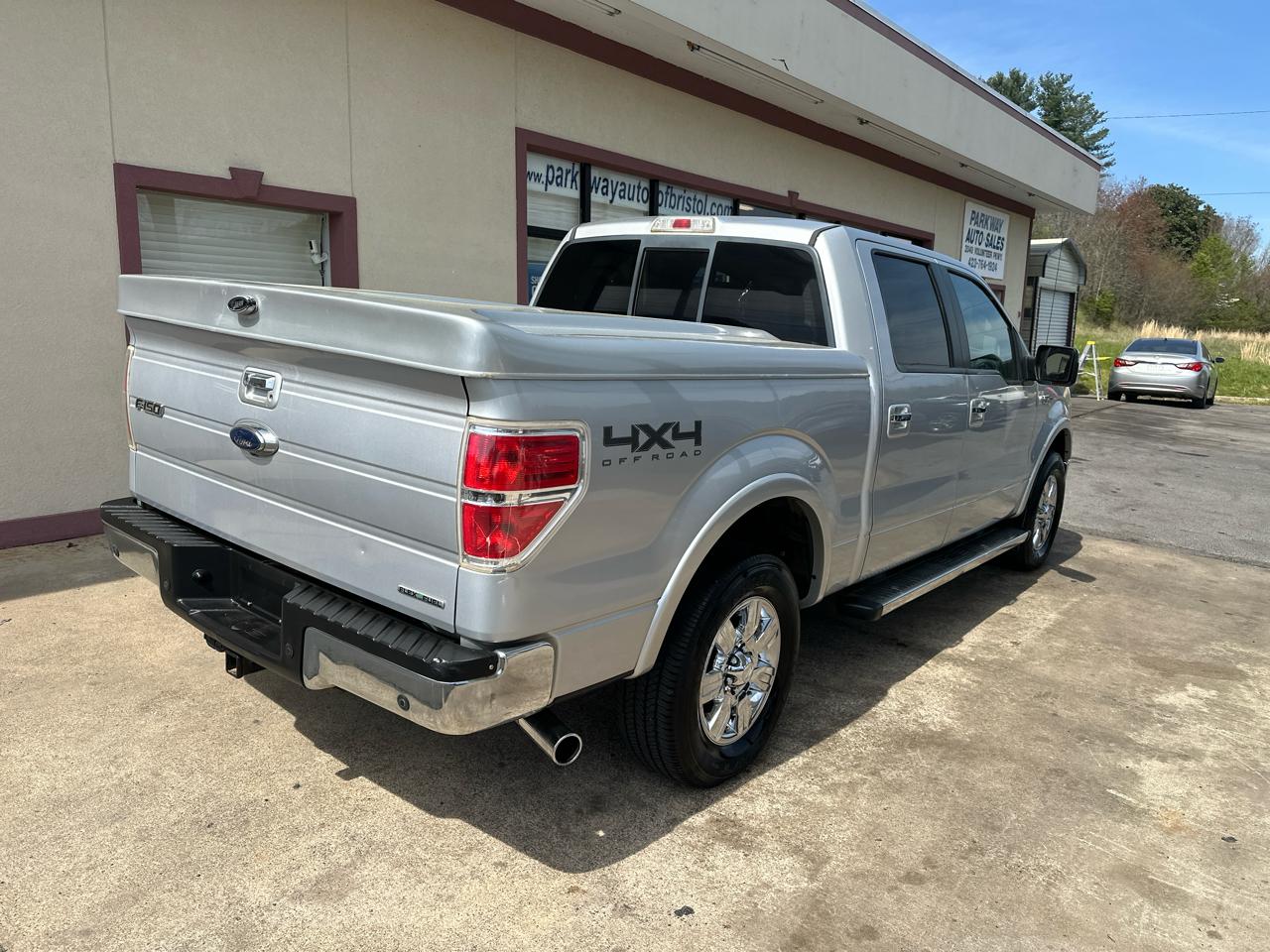 Ford F-150 4WD SuperCrew 139" Lariat 2011