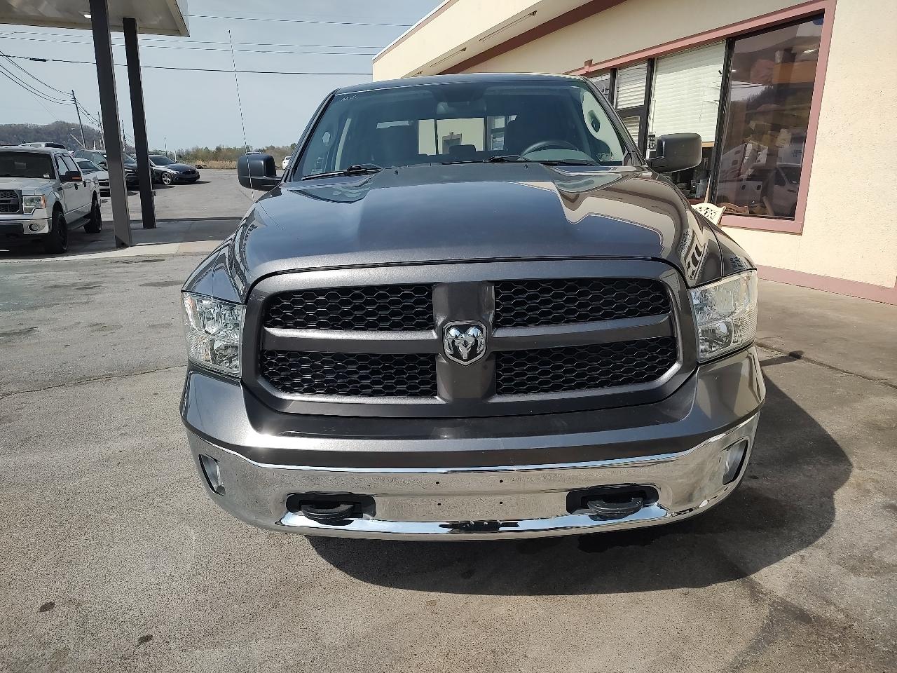 RAM 1500 SLT Crew Cab SWB 4WD 2016