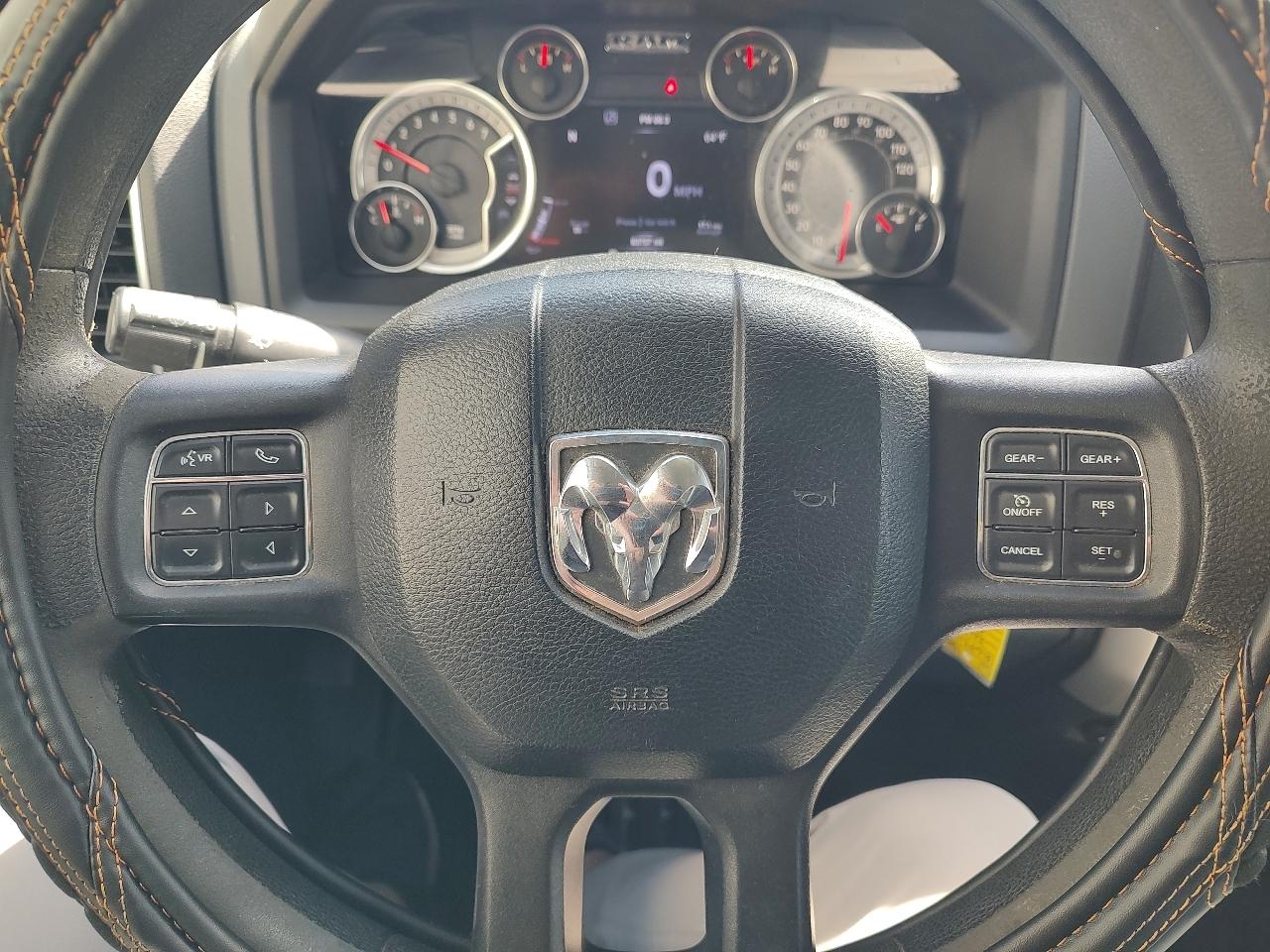 RAM 1500 SLT Crew Cab SWB 4WD 2016