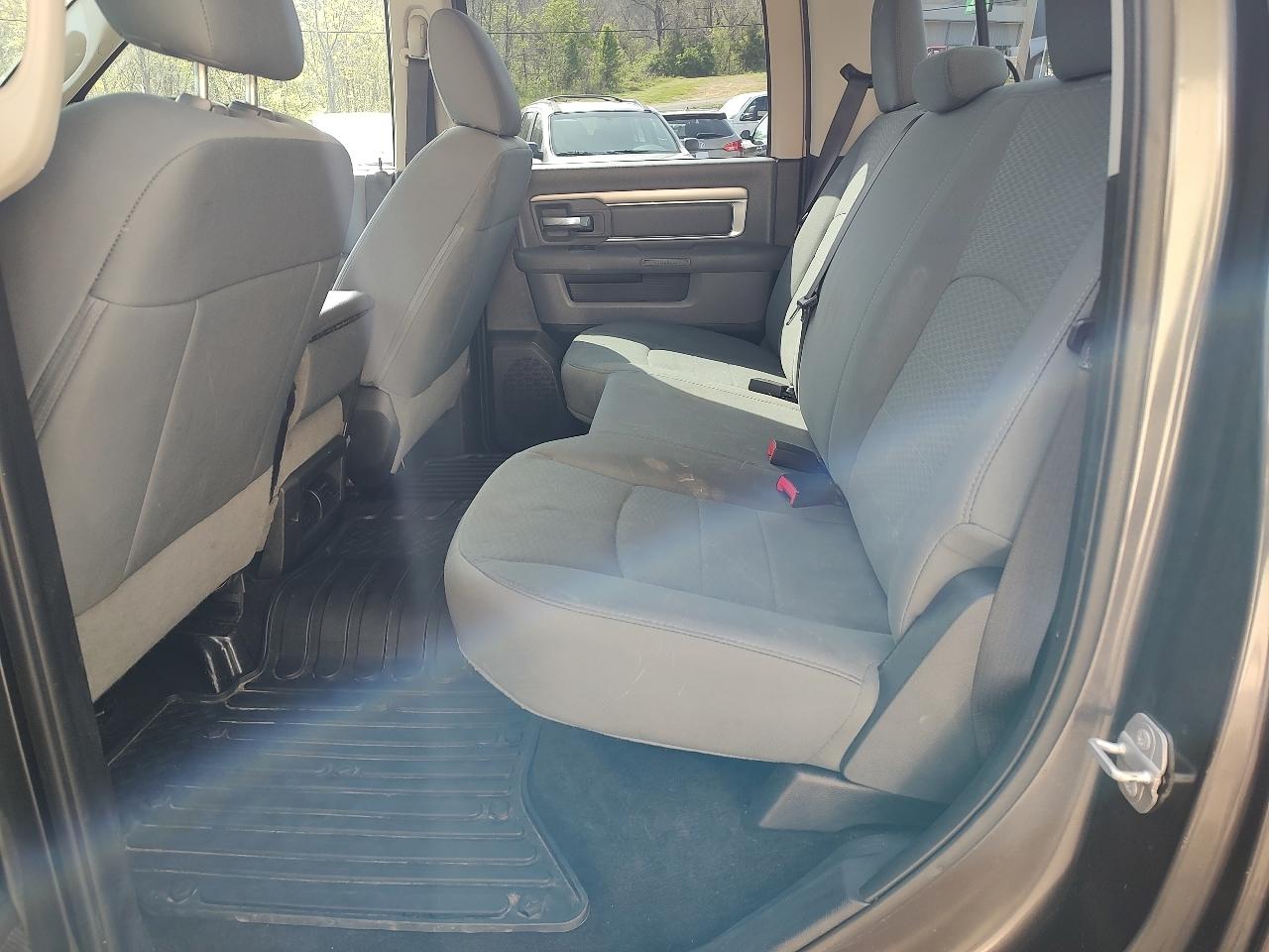 RAM 1500 SLT Crew Cab SWB 4WD 2016