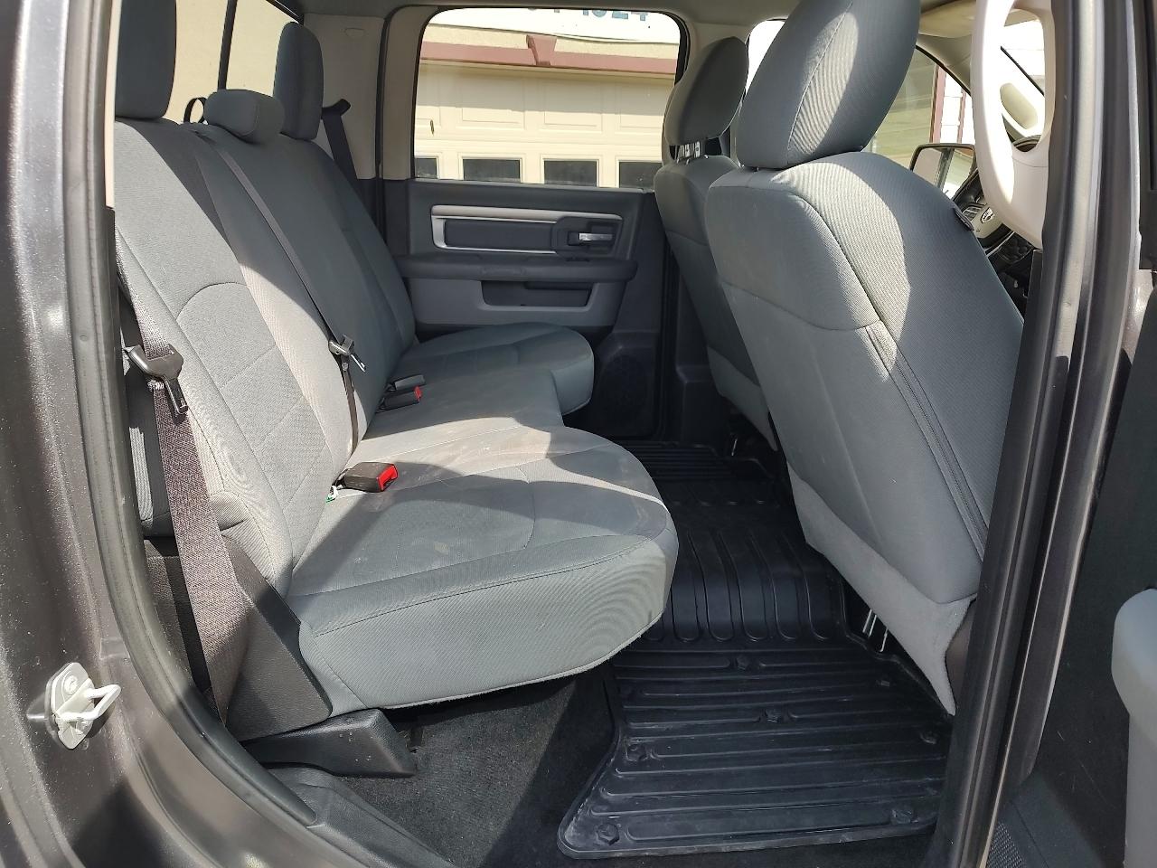 RAM 1500 SLT Crew Cab SWB 4WD 2016