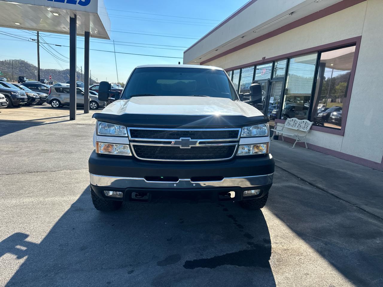 Chevrolet Silverado 2500HD LS Crew Cab 2WD 2006
