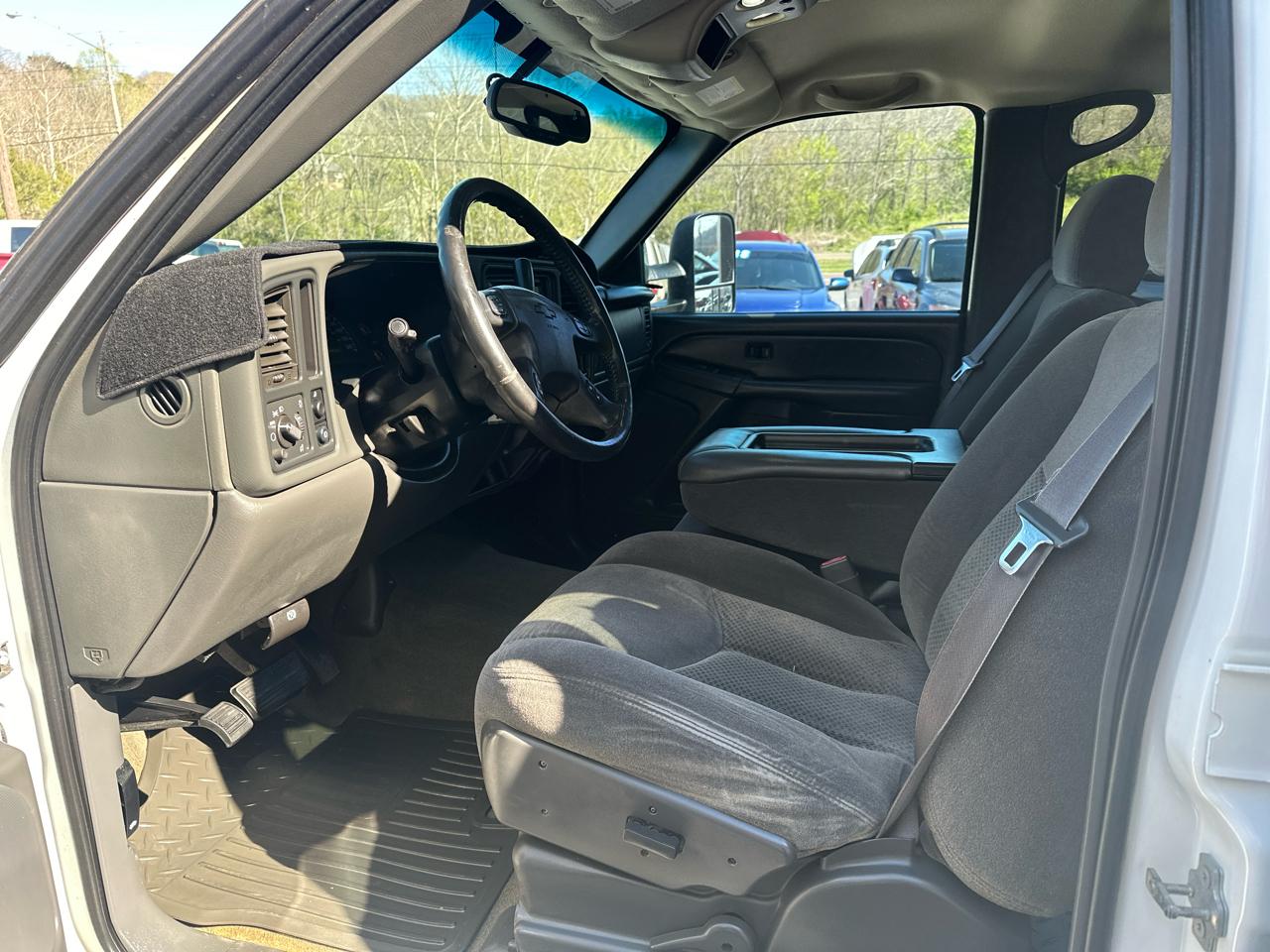 Chevrolet Silverado 2500HD LS Crew Cab 2WD 2006