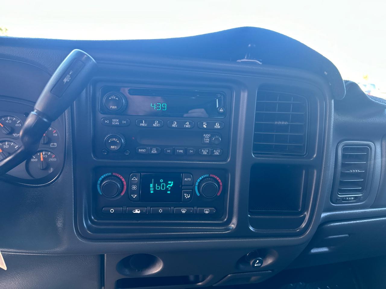 Chevrolet Silverado 2500HD LS Crew Cab 2WD 2006