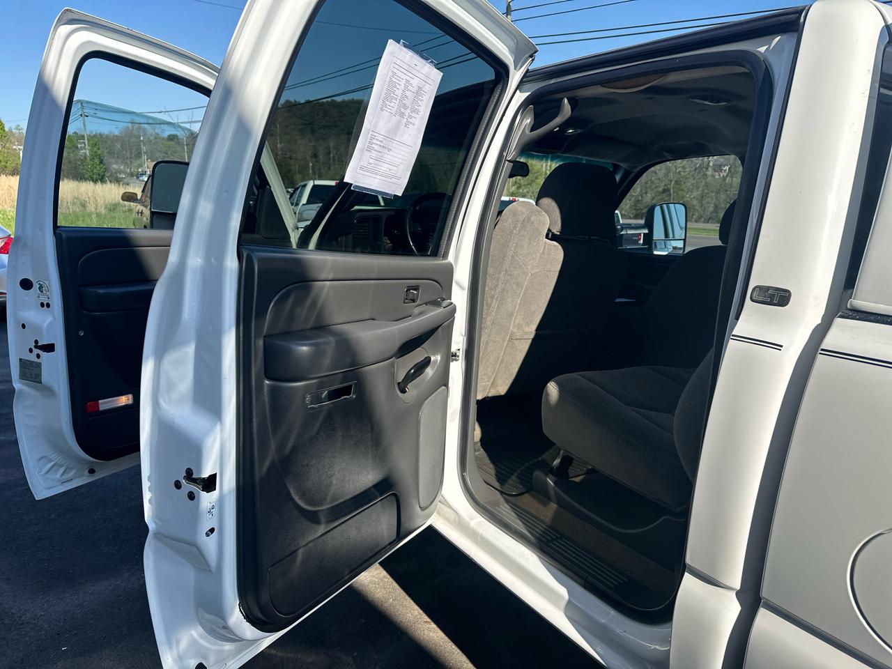 Chevrolet Silverado 2500HD LS Crew Cab 2WD 2006