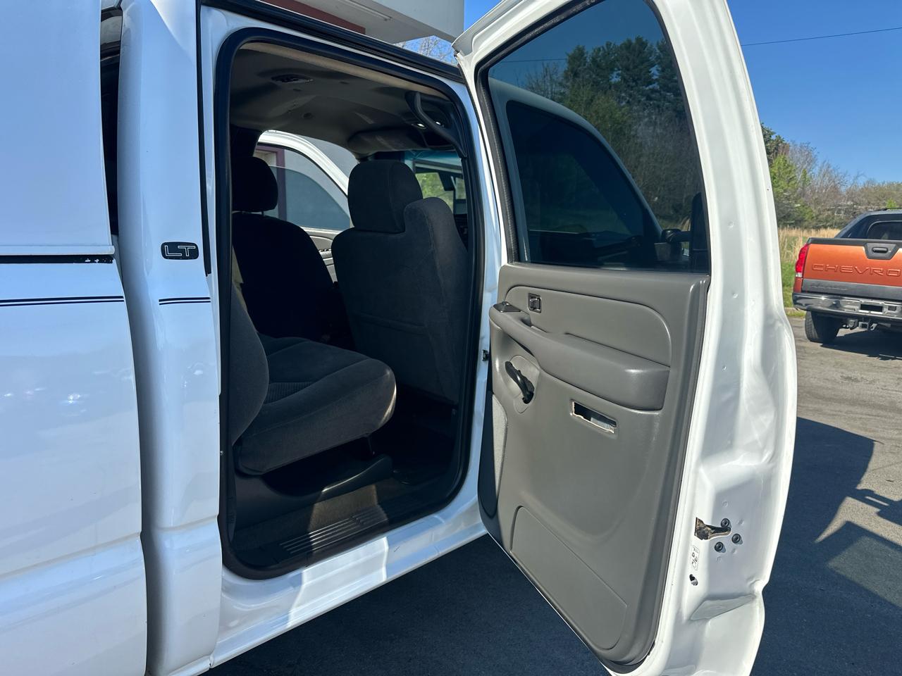 Chevrolet Silverado 2500HD LS Crew Cab 2WD 2006