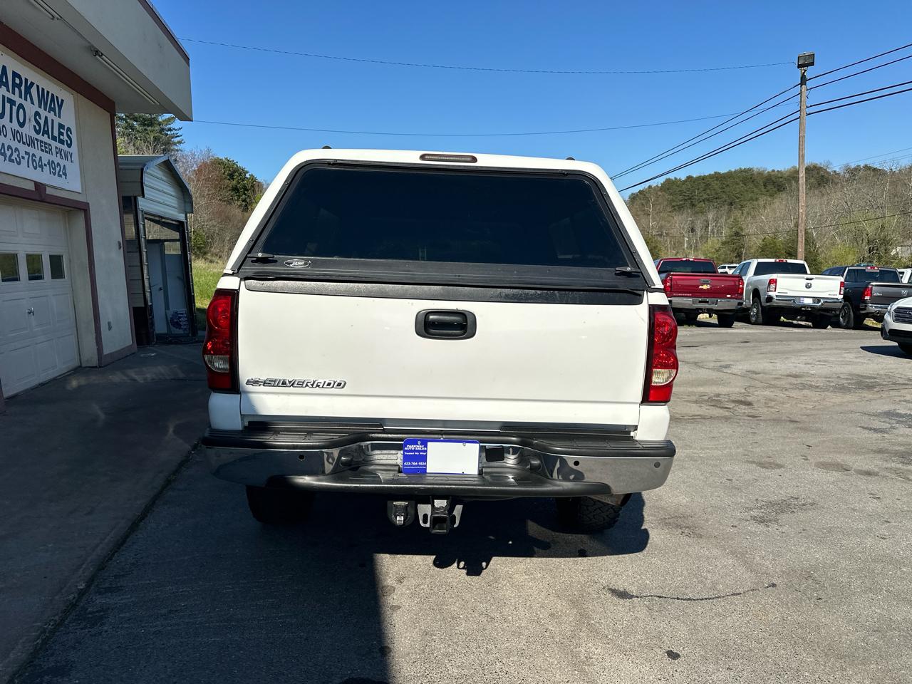 Chevrolet Silverado 2500HD LS Crew Cab 2WD 2006