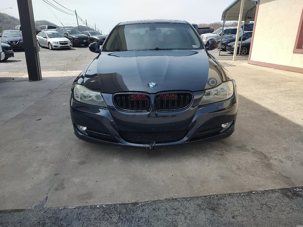 BMW 3-Series 328xi 2009