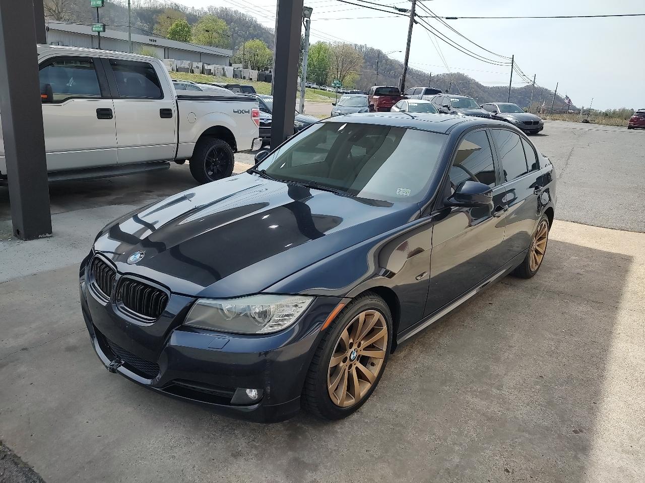 BMW 3-Series 328xi 2009