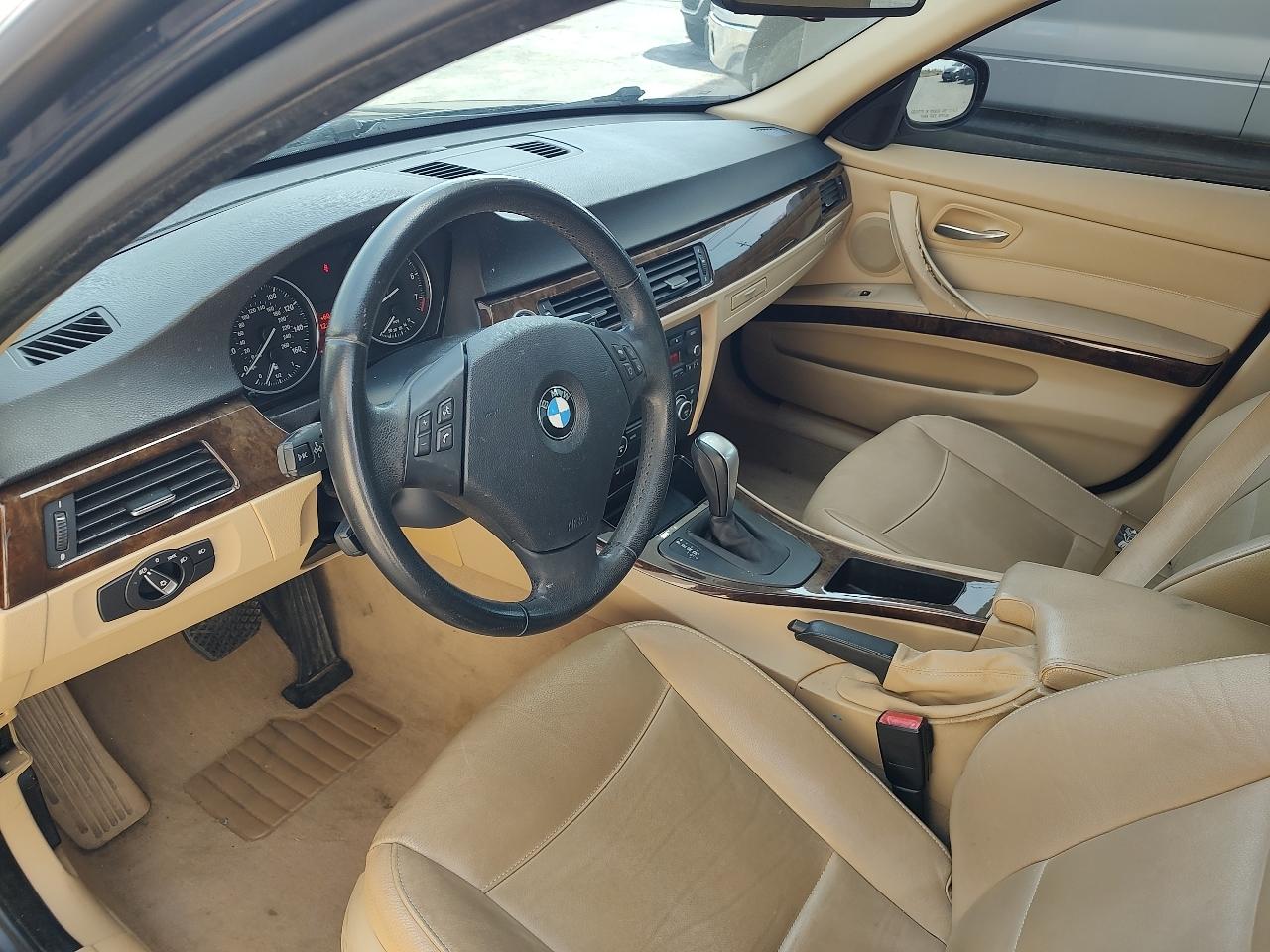 BMW 3-Series 328xi 2009