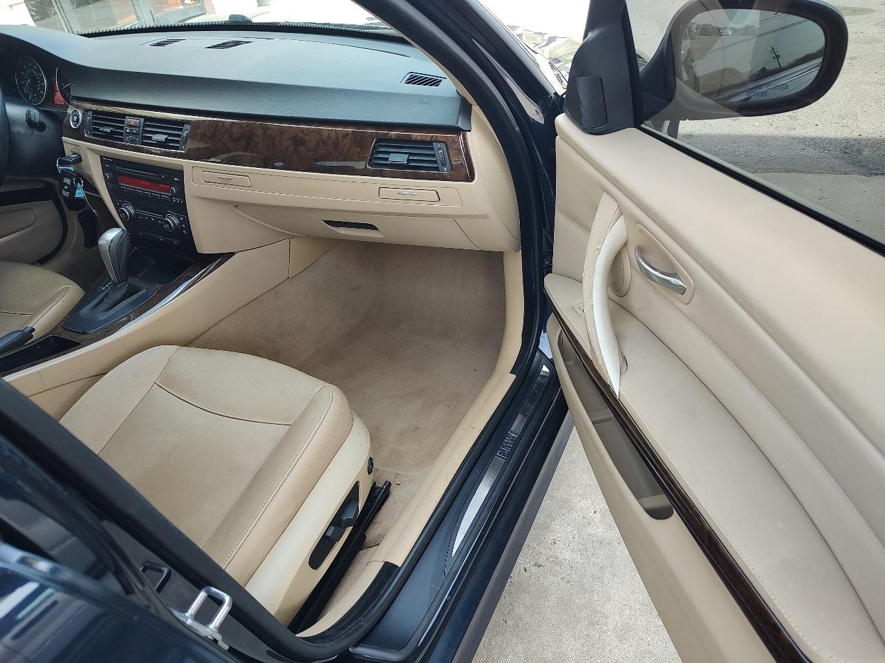 BMW 3-Series 328xi 2009