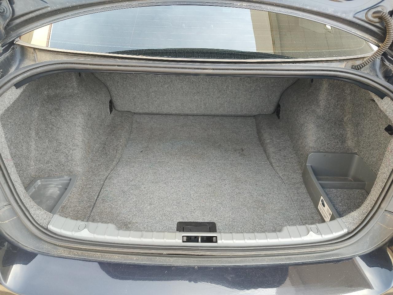 BMW 3-Series 328xi 2009