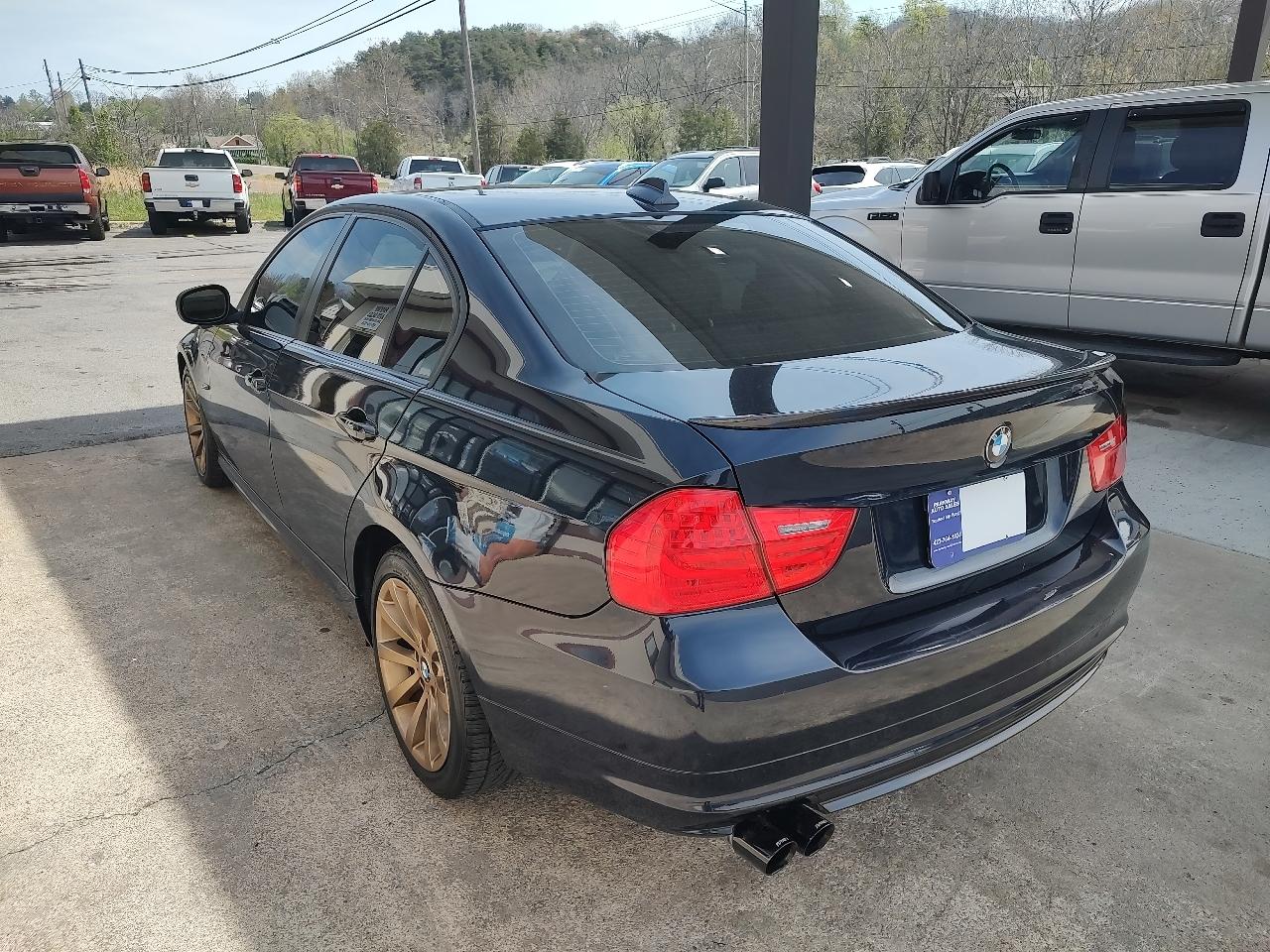 BMW 3-Series 328xi 2009