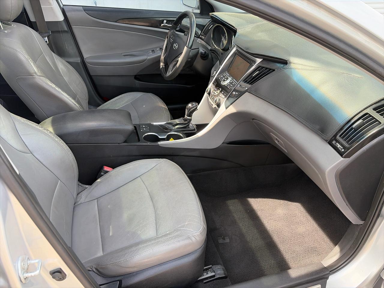 Hyundai Sonata SE Auto 2013