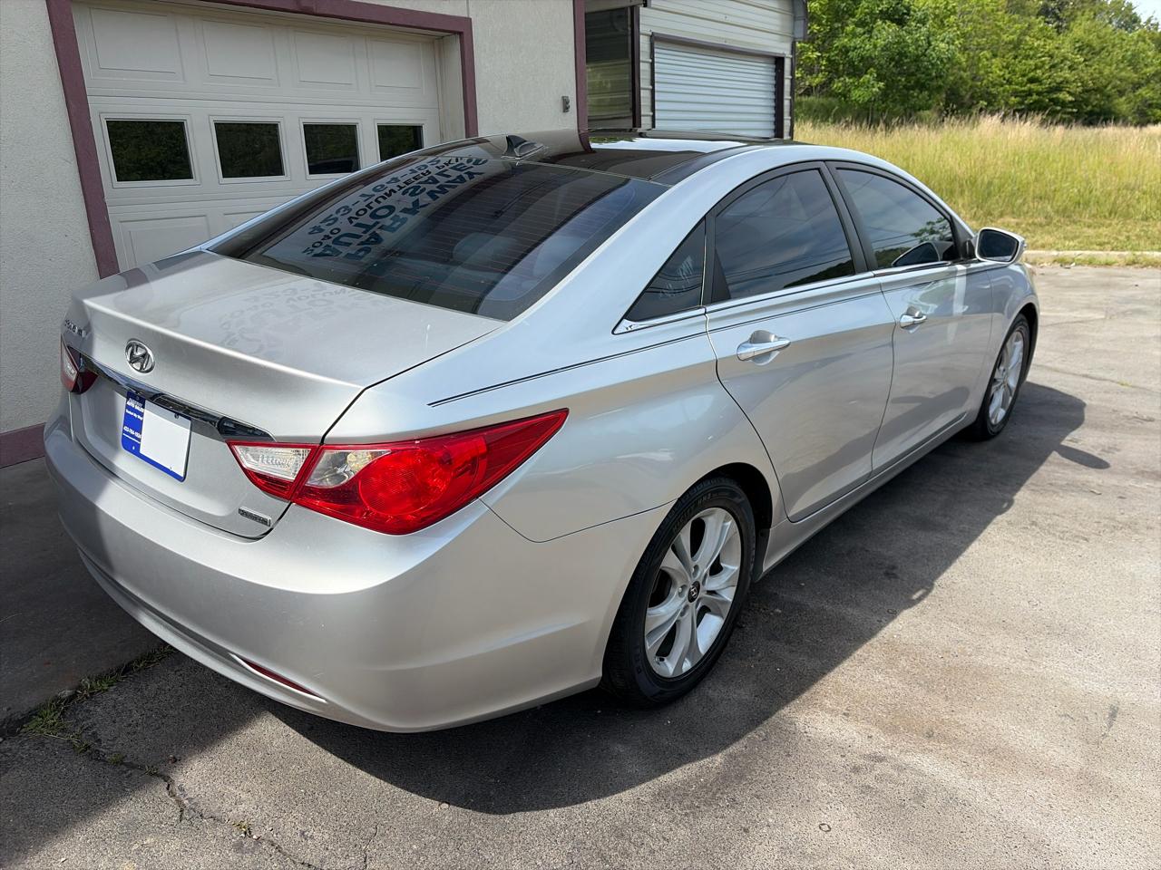 Hyundai Sonata SE Auto 2013