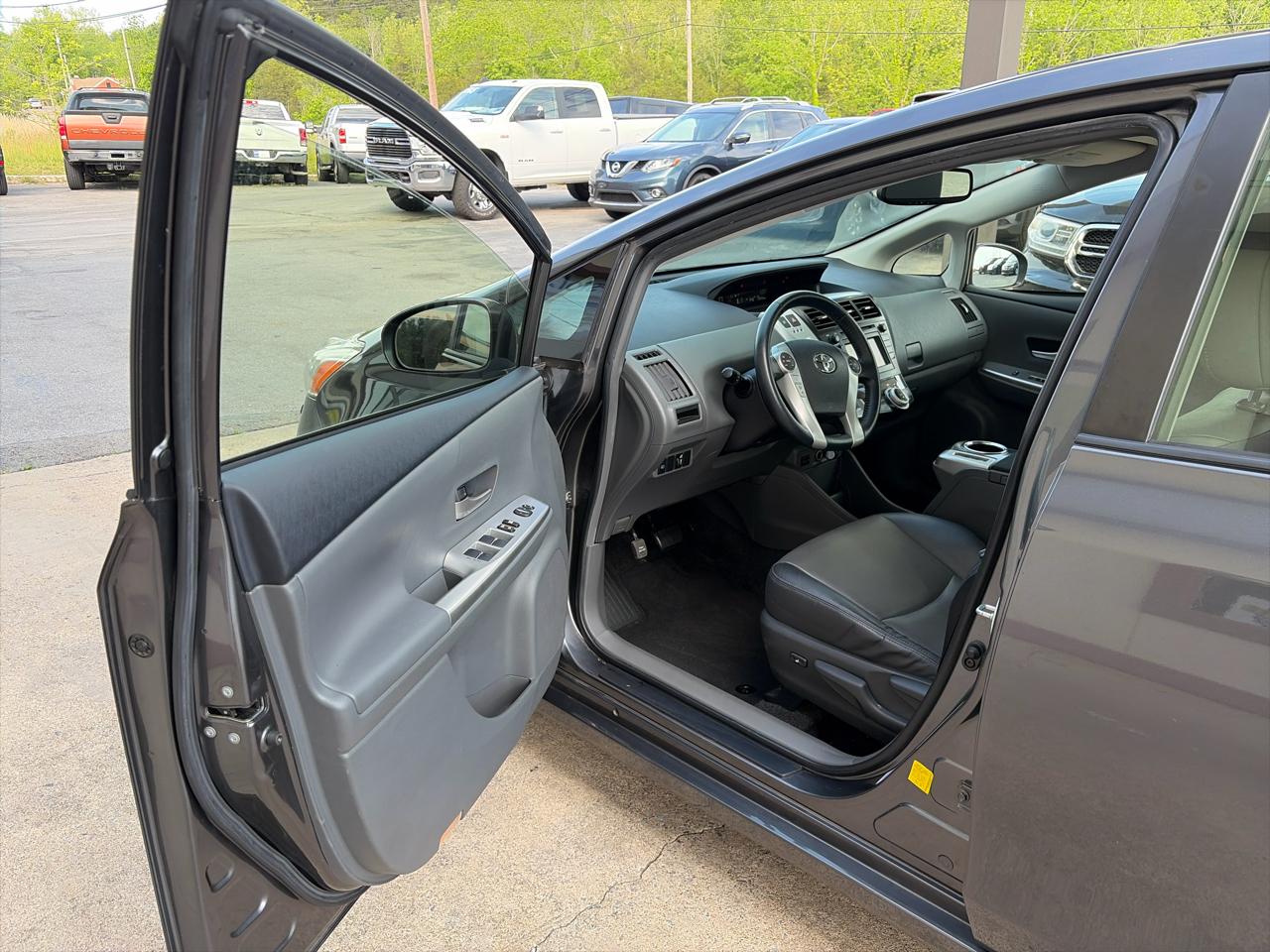 Toyota Prius V Three 2013