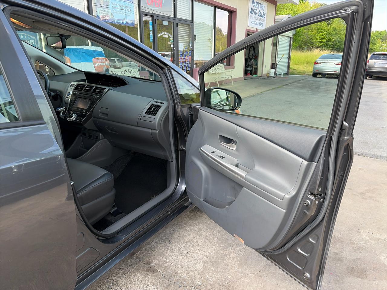 Toyota Prius V Three 2013