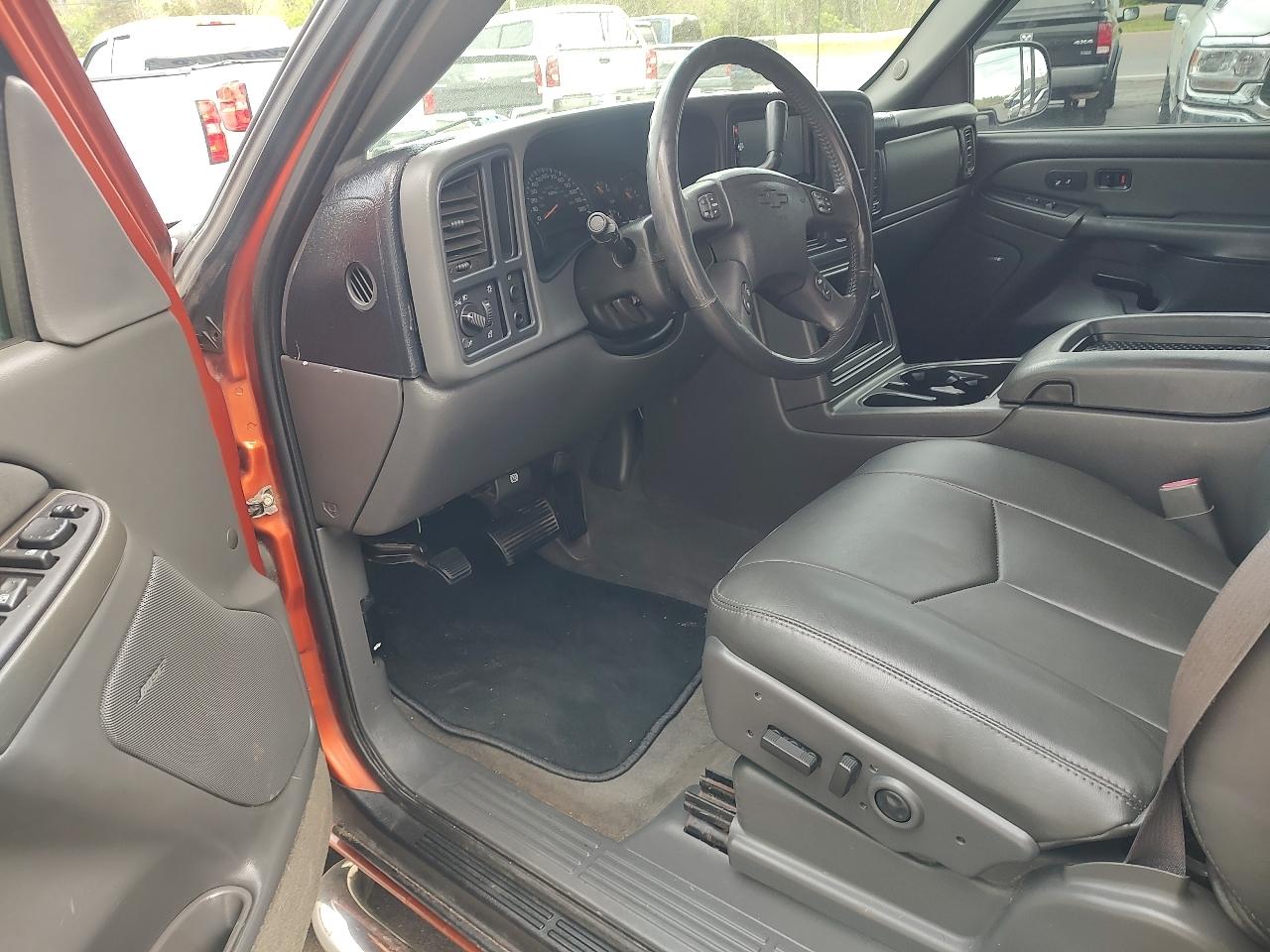 Chevrolet Avalanche 1500 2WD 2004