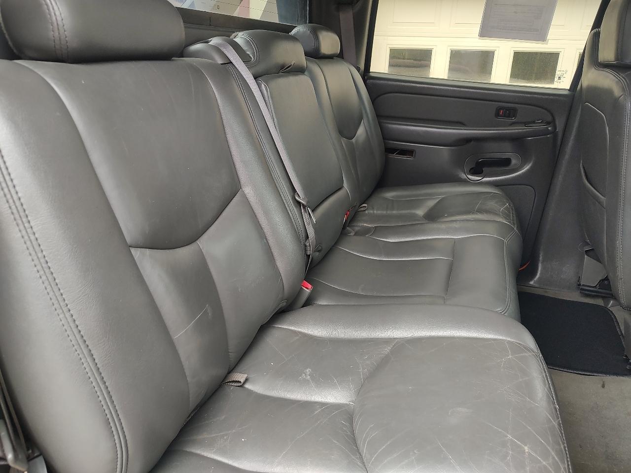 Chevrolet Avalanche 1500 2WD 2004