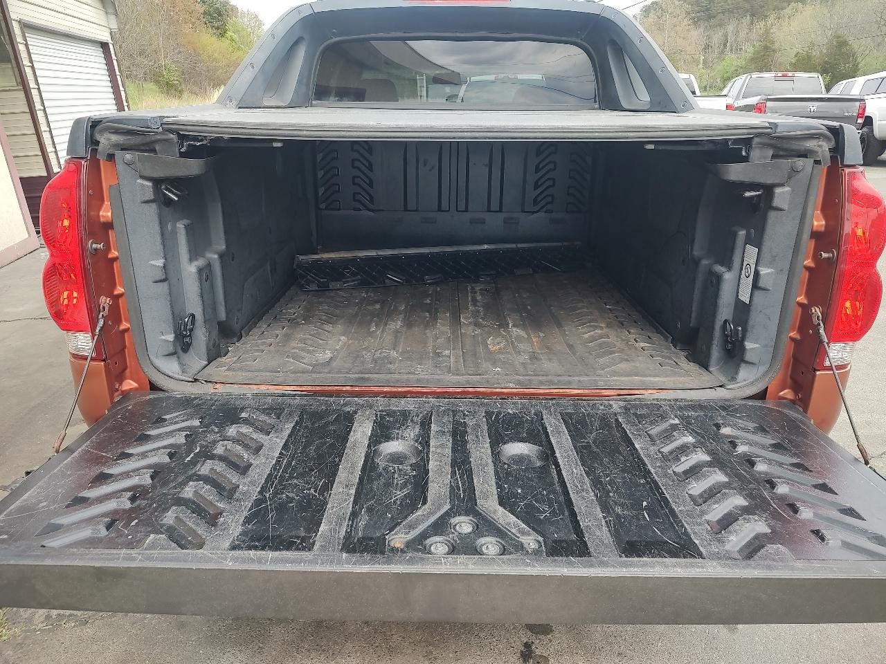 Chevrolet Avalanche 1500 2WD 2004