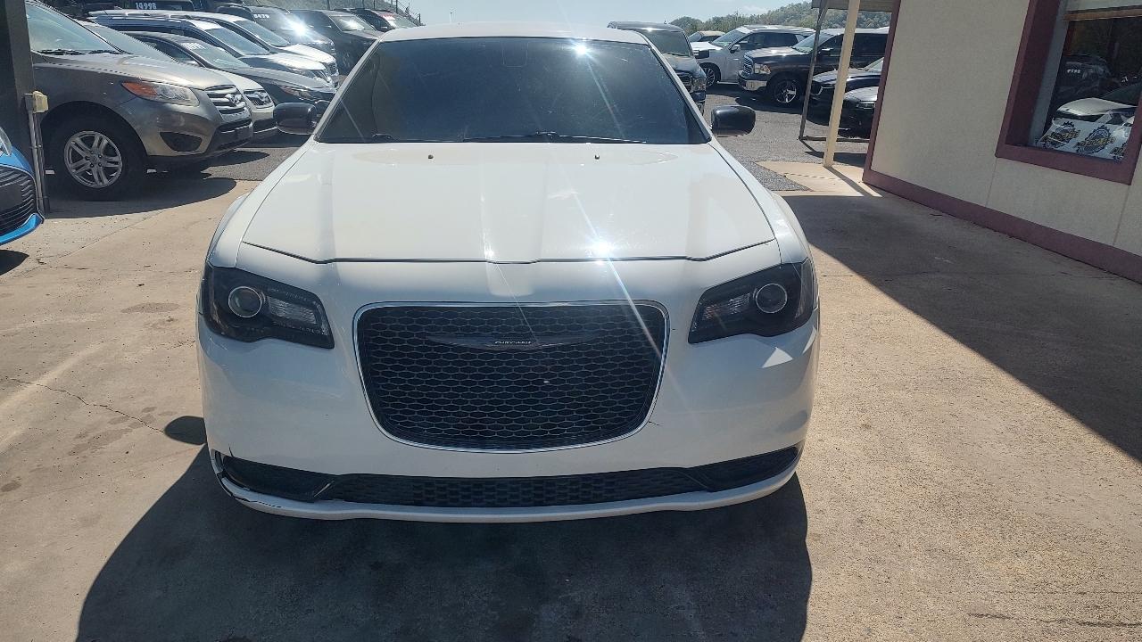 Chrysler 300 Touring 2021