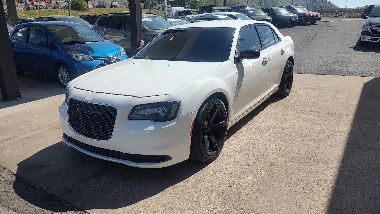 Chrysler 300 Touring 2021