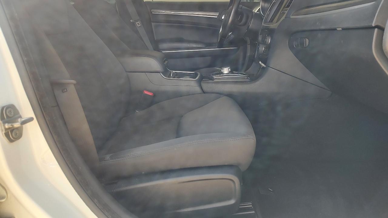 Chrysler 300 Touring 2021