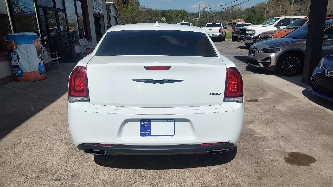 Chrysler 300 Touring 2021