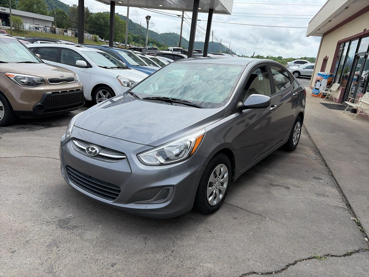 Hyundai Accent SE 4-Door 6A 2017